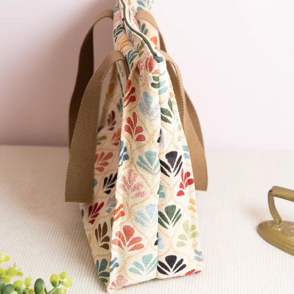 Bolso hecho a mano con tela de tapicería