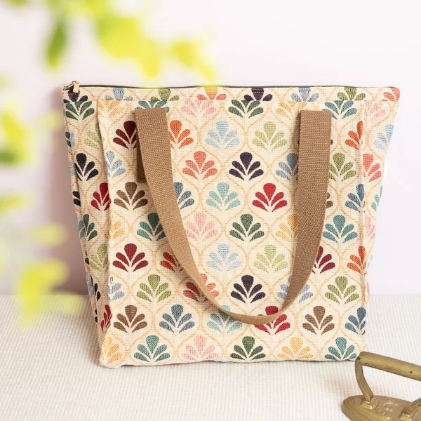 Bolso hecho a mano con tela de tapicería