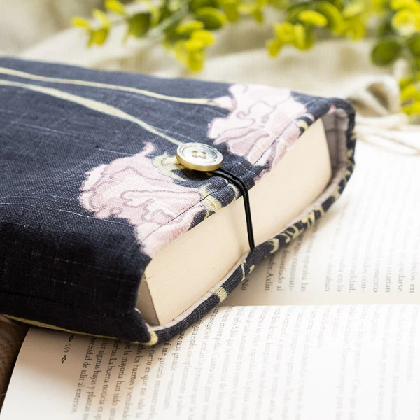 Funda para libros de flores