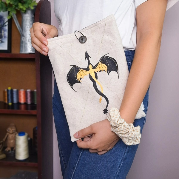 Funda para libros artesanal, hecha a mano Alas de sangre