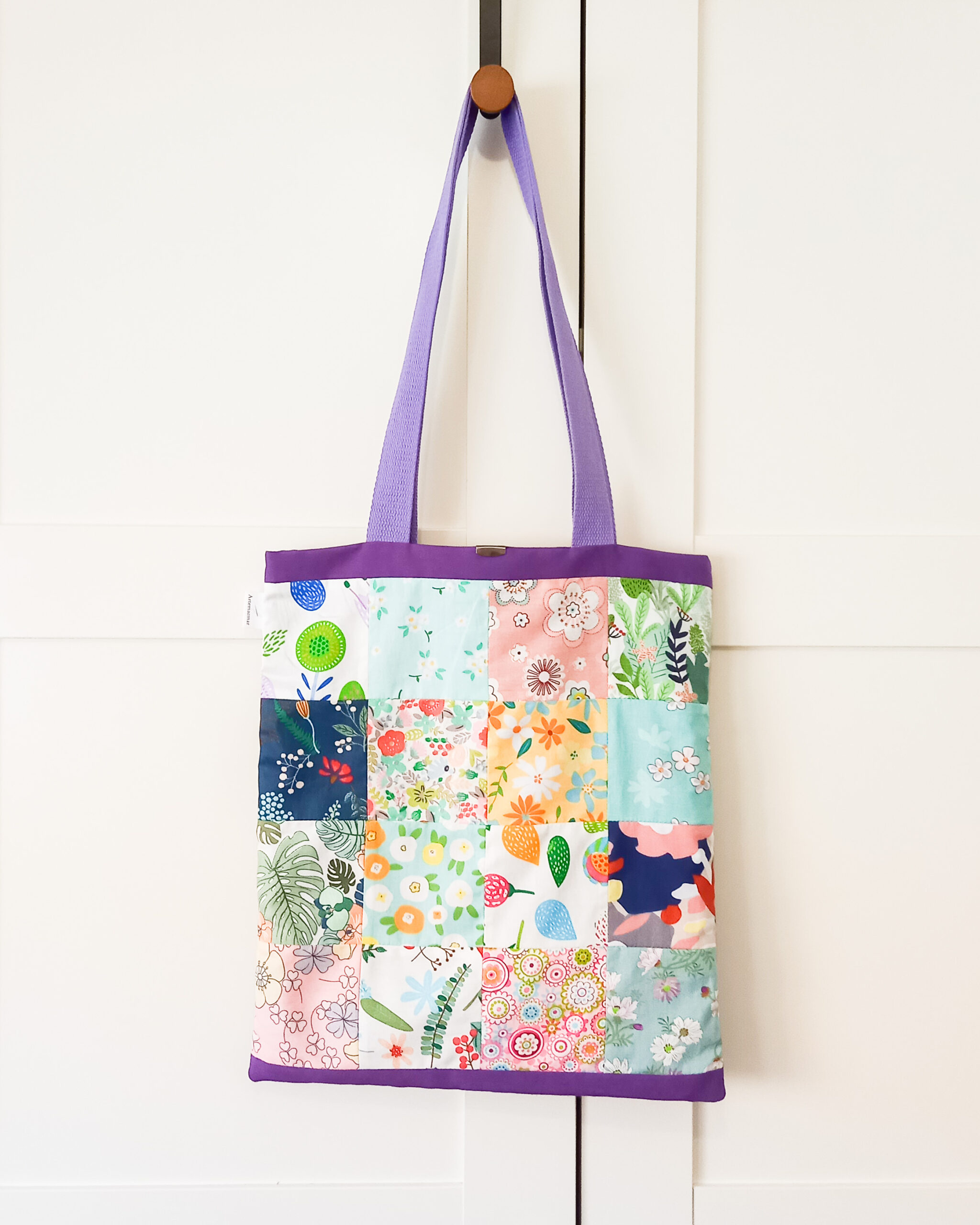 Bolsa de patchwork artesanal hecha a mano